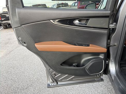 Used 2022 Lincoln Nautilus Reserve FWD image 21