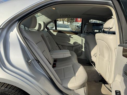 Used 2014 Mercedes-Benz E 350 4MATIC Sedan image 29