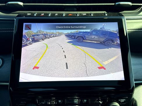 Certified 2023 Jeep Grand Cherokee Overland image 21