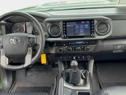 Certified 2022 Toyota Tacoma TRD Sport w/ TRD Premium Sport Package AWD/4WD image 18