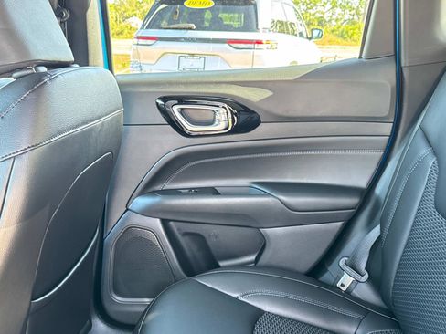 New 2026 Jeep Compass Latitude image 14