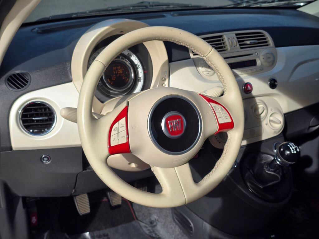 Used 2015 FIAT 500 Pop FWD image 2