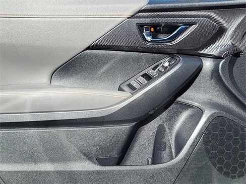 Used 2024 Subaru Crosstrek 2.5i Limited image 9