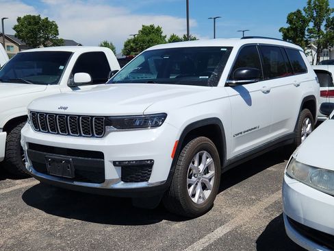 Used 2022 Jeep Grand Cherokee L Limited w/ Trailer Tow Group (B) AWD/4WD image 3