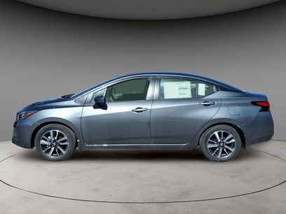 New 2025 Nissan Versa SV w/ Trunk Package