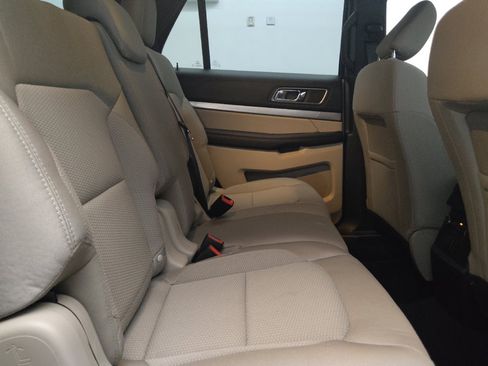 Used 2019 Ford Explorer XLT AWD/4WD image 19