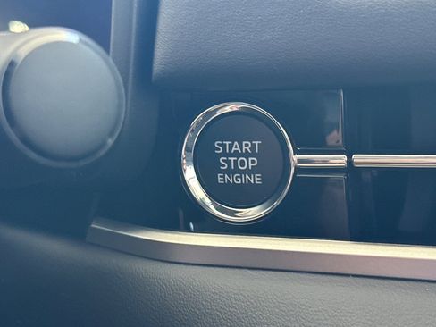 New 2025 Mitsubishi Outlander SEL image 21