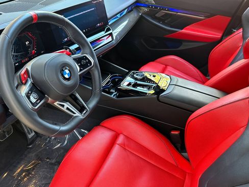 Used 2025 BMW M5 w/ Carbon Package image 20