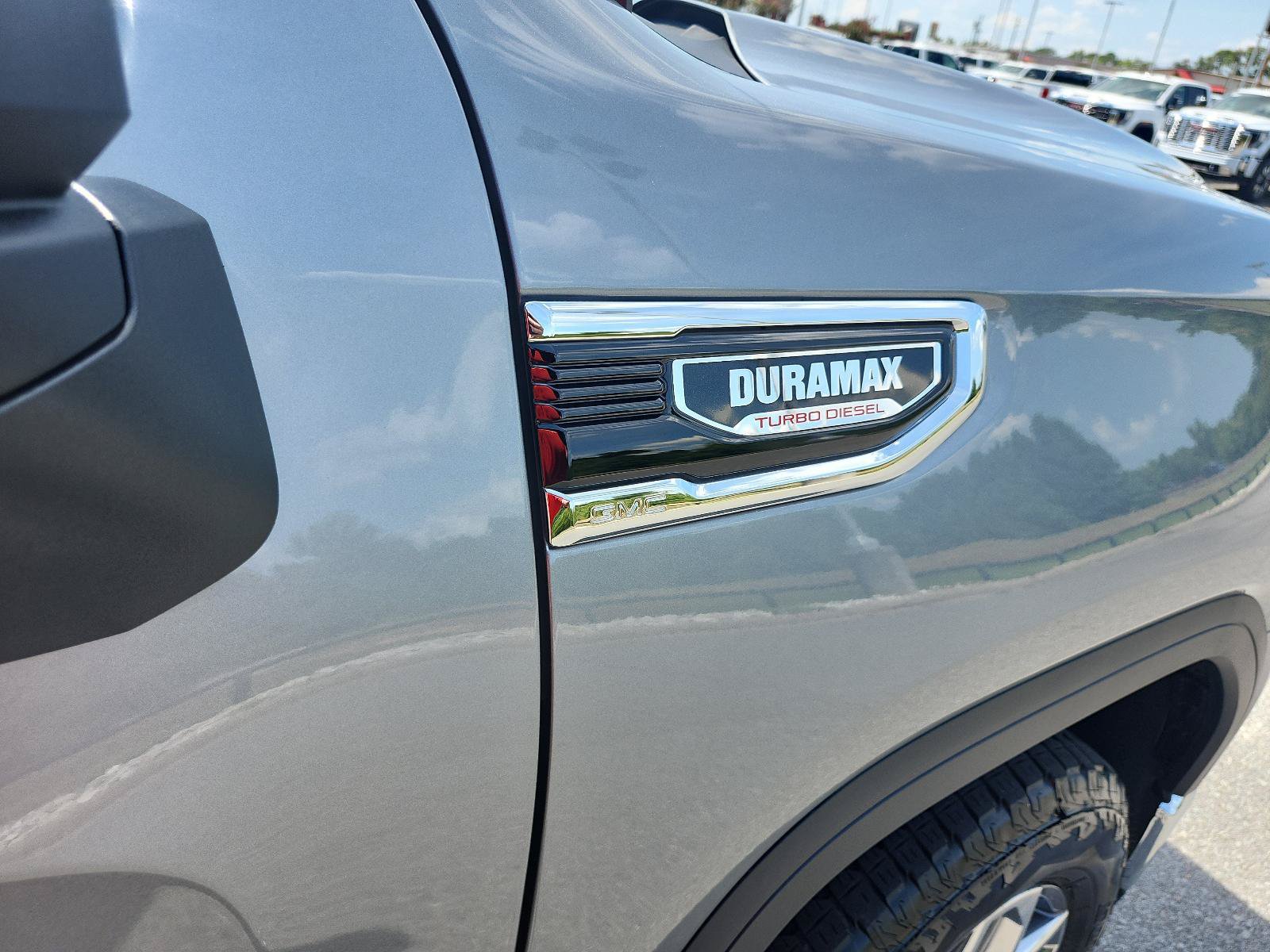 Used 2026 GMC Sierra 1500 SLT w/ SLT Premium Package AWD/4WD image 9
