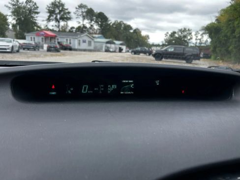 Used 2014 Toyota Prius Two image 17