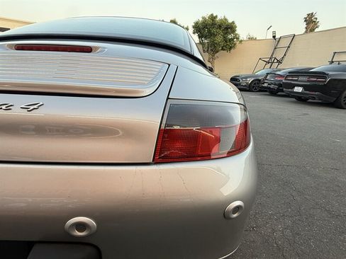 Used 2000 Porsche 911 Carrera RWD image 20