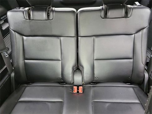 Used 2020 Ford Explorer Limited image 16