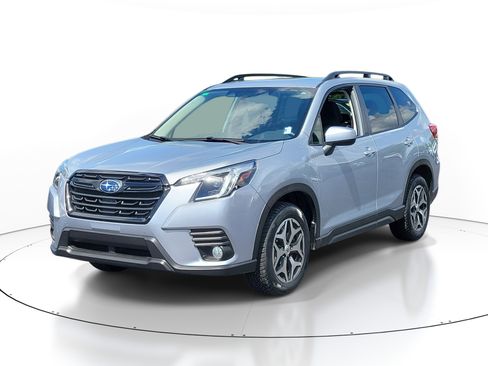 Certified 2023 Subaru Forester Premium AWD/4WD image 3