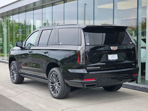 New 2026 Cadillac Escalade Platinum Sport AWD/4WD image 3