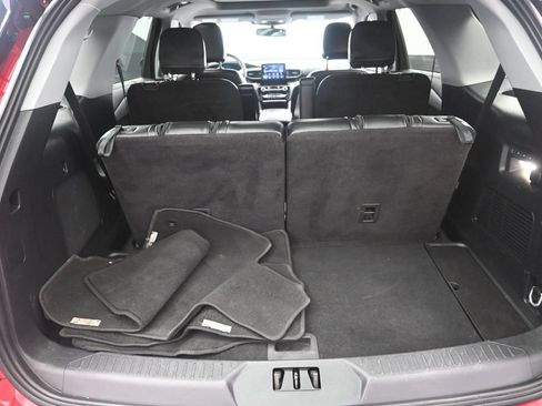 Used 2024 Ford Explorer Limited w/ Equipment Group 301A AWD/4WD image 37