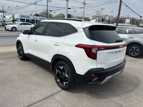 Used 2025 Kia Seltos EX w/ EX Sunroof Package image 4