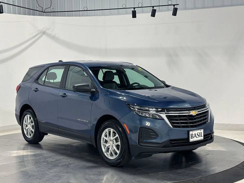 Used 2024 Chevrolet Equinox LS FWD image 37