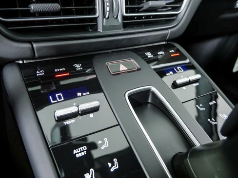 New 2026 Porsche Macan GTS AWD/4WD image 17