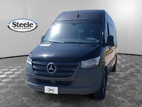 Used 2023 Mercedes-Benz Sprinter 2500 image 1