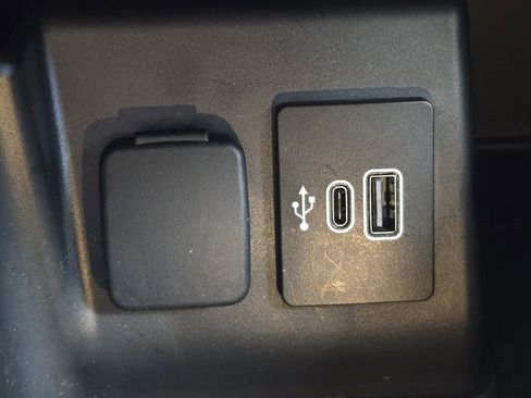 Used 2025 Ford Explorer ST-Line w/ ST-Line Street Pack image 25