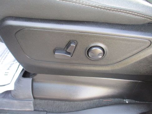 Certified 2023 RAM 1500 Big Horn AWD/4WD image 12