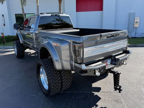 Used 2022 Ford F450 Platinum w/ FX4 Off-Road Package image 24