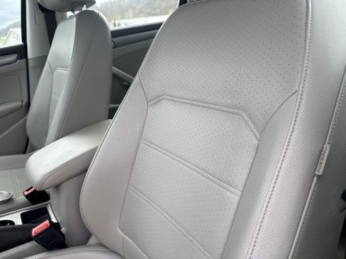 Used 2014 Volkswagen Passat 1.8T SE image 9