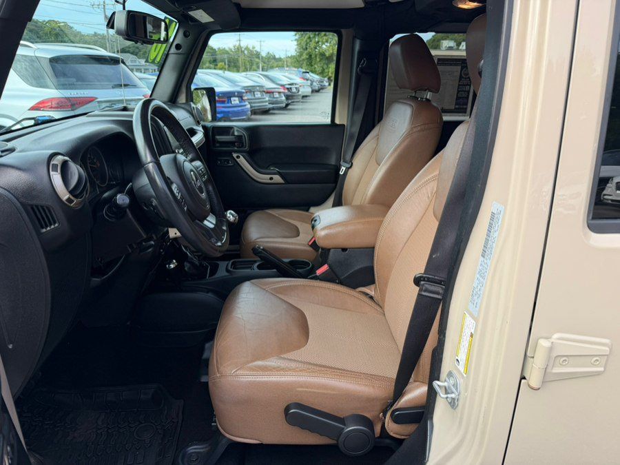 Used 2016 Jeep Wrangler Unlimited Sahara AWD/4WD image 16