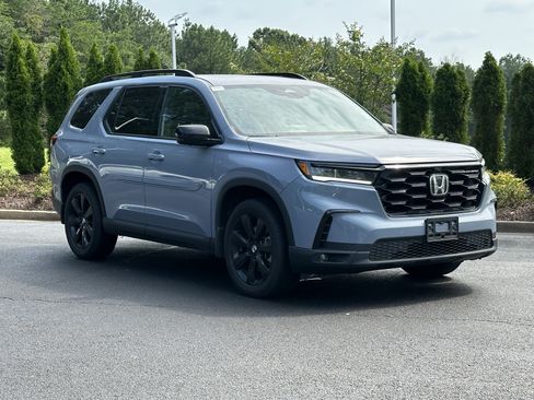 Used 2025 Honda Pilot Black Edition image 2