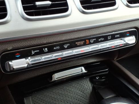 Used 2020 Mercedes-Benz GLS 450 4MATIC image 21