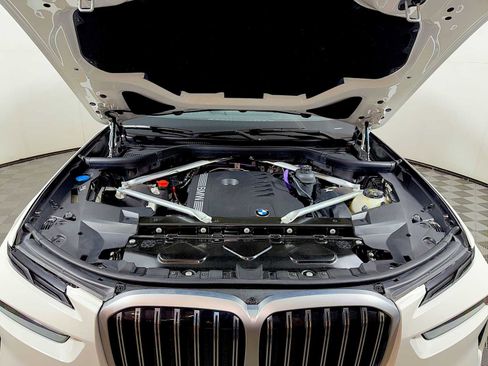 Used 2024 BMW X7 xDrive40i w/ Parking Assistance Package image 32