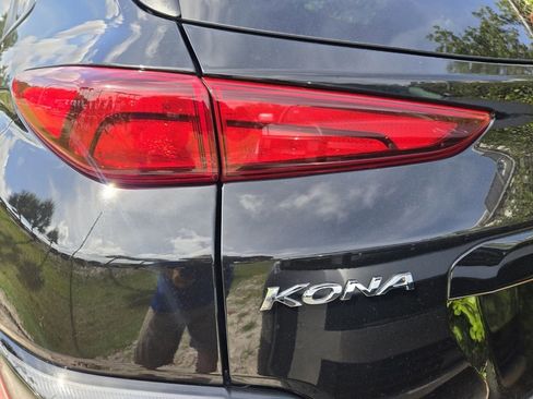 Used 2022 Hyundai Kona SEL w/ Cargo Package FWD image 5