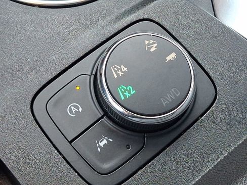 Used 2023 Chevrolet Traverse Premier w/ Redline Edition image 25