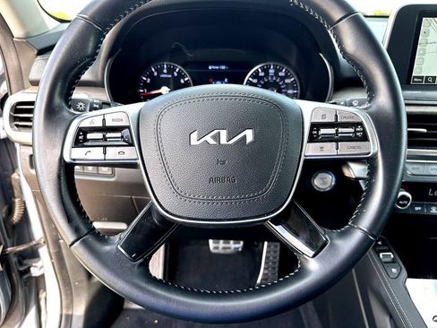 Used 2022 Kia Telluride SX w/ Towing Package image 17