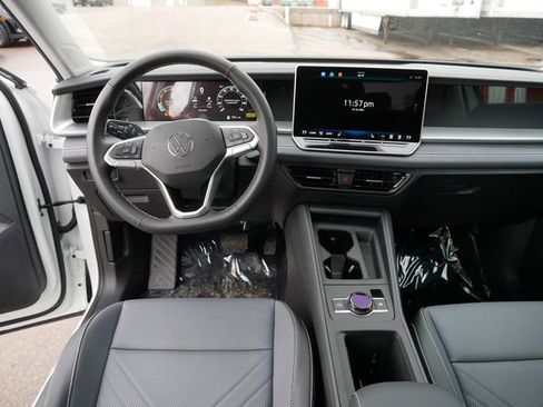 New 2026 Volkswagen Tiguan SE AWD/4WD image 9