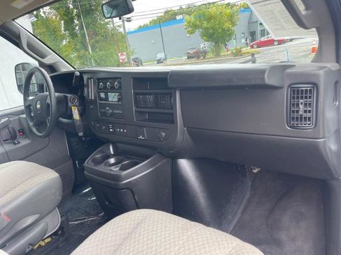 Used 2023 Chevrolet Express 3500 LS image 39