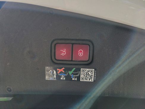 Certified 2025 Mercedes-Benz CLE 450 4MATIC Coupe image 30