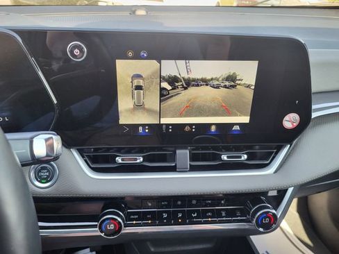 Used 2025 Chevrolet Equinox LT w/ Convenience Package II image 17