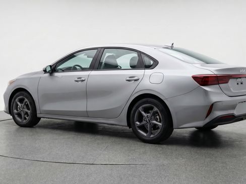 Used 2025 Kia K4 FWD image 6