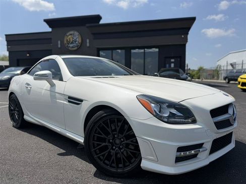 Used 2015 Mercedes-Benz SLK 350 image 3