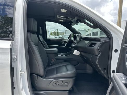 Certified 2024 Chevrolet Tahoe Z71 w/ Luxury Package AWD/4WD image 28