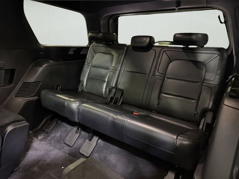 Used 2020 Lincoln Navigator Reserve w/ Equipment Group 208A Reserve AWD/4WD image 9