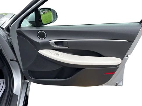 Used 2025 Hyundai Sonata SEL FWD image 13