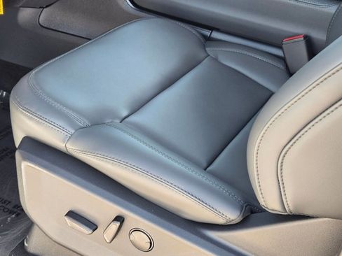 New 2026 Ford Expedition Active image 4