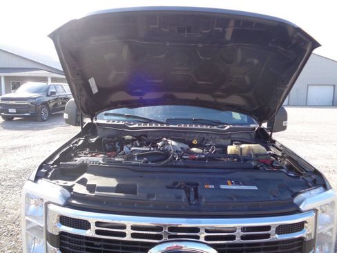 Used 2023 Ford F350 XLT image 57