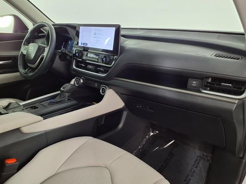 Used 2024 Toyota Grand Highlander FWD image 7