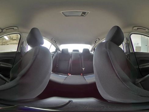 Used 2025 Nissan Versa SV FWD image 40