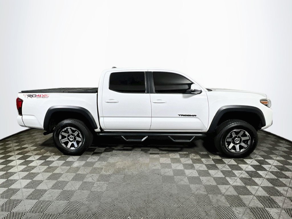 Certified 2018 Toyota Tacoma TRD Off-Road w/ Technology Package AWD/4WD image 8