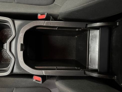 Used 2021 Toyota RAV4 LE image 24