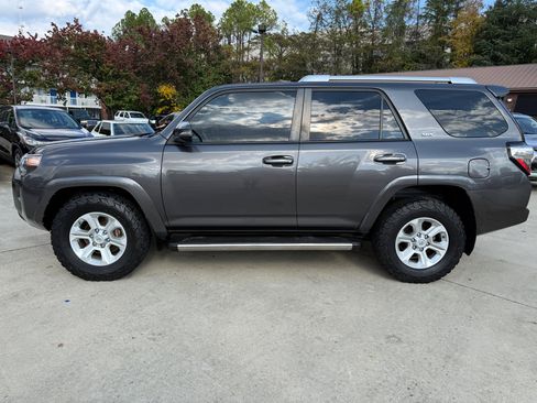 Used 2016 Toyota 4Runner SR5 image 2